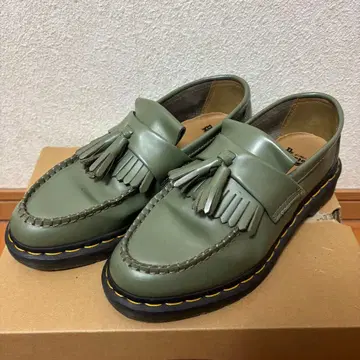 레어 컬러 Dr. Martens ADRIAN YS 태슬 로퍼