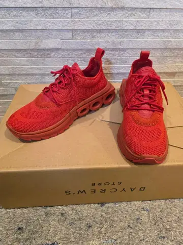 페라가모 스니커즈