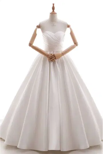 아이보리 A라인 웨딩 드레스