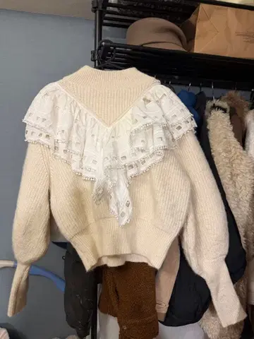 아이보리 프릴 니트 긴팔 스웨터 snidel
