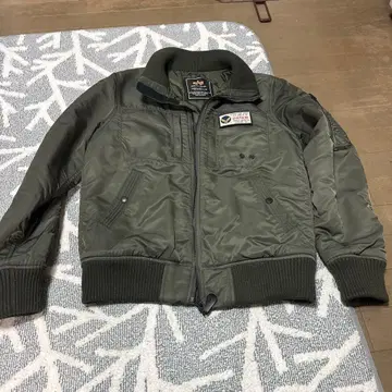 ALPHA INDUSTRIES MA-1 자켓