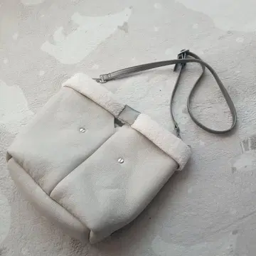 새상품급 nouer 에코 가죽 보아 백 2way 숄더 정가 15500