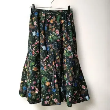 저널 스탠다드 리룸 블랙 플로럴 머메이드 스커트 꽃무늬