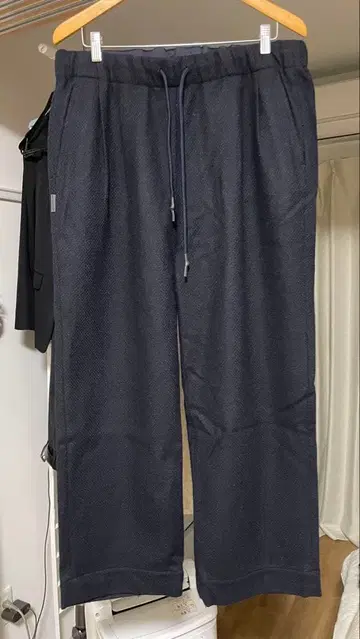 SFC 네이비 스트레이트 팬츠 드로우 스트링 포함