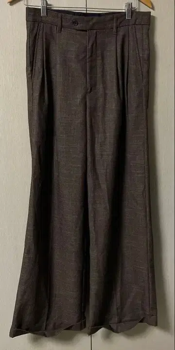 와이드 스트레이트 슬랙스 팬츠 스트라이프 패턴 남성용 브라운