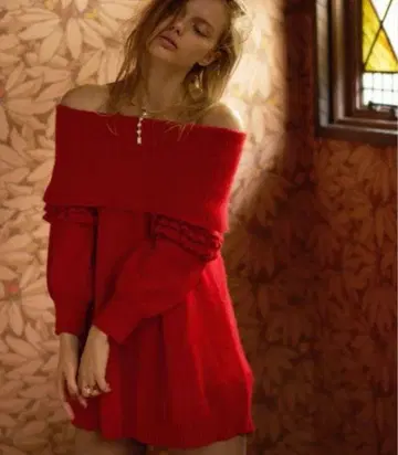 릴리 브라운 빨간색 니트 미니 원피스