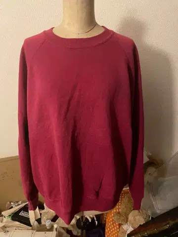 리 빈티지 와인 레드 라운드넥 트레이닝복