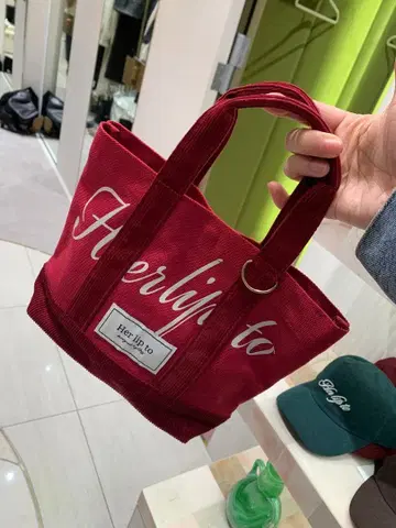 미사용 새상품 herlipto mini tote 루미네 토트백 와인