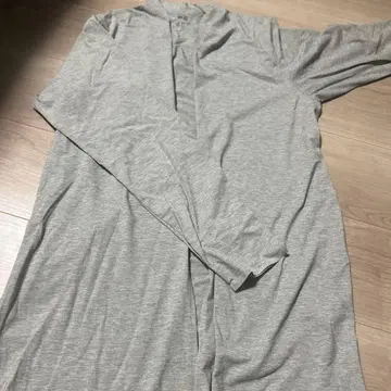 그레이 롱 슬리브 상의