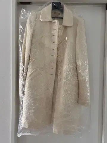 화이트 롱 코트 아이보리