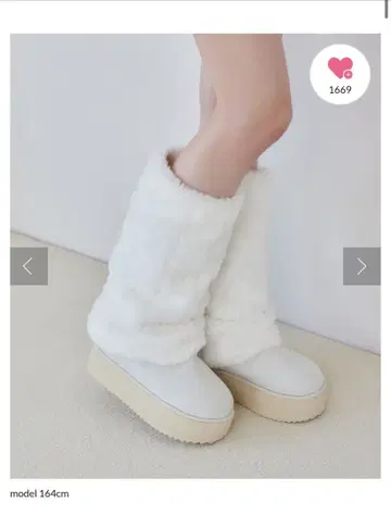 화이트 퍼 어그 부츠