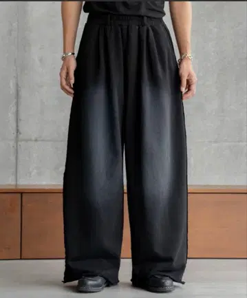 SINSS Two tuck breach sweatpants L