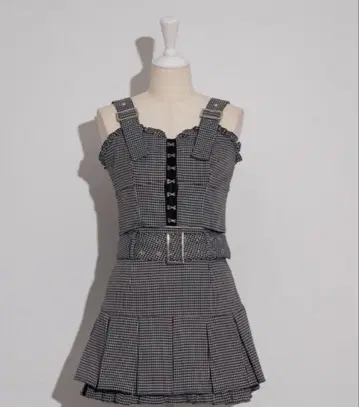 pium 프론트 후크 뷔스티에 x 스커트 세트 블랙 체크