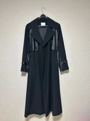 HARE 블랙 트렌치코트 더블 브레스트
