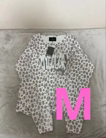 올 패턴 큐빅 그래픽 롱 T