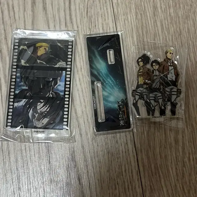 진격의 거인 진격거 간부조 명장면 아크릴 스탠드 개봉전시