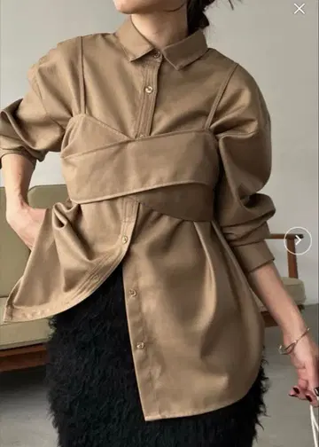 새상품급 카프리슈 레마쥬 크로스 뷔스티에 셔츠 브라운