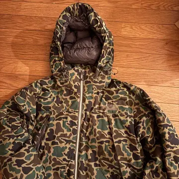 THE NORTH FACE 카모 패턴 다운 자켓