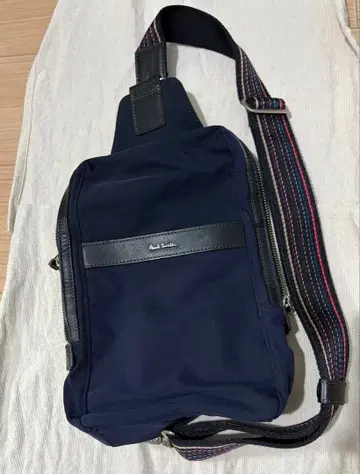 폴 스미스 네이비 나일론 숄더백