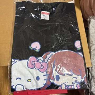 산리오 x FRUITS ZIPPER 마츠모토 카렌 T셔츠