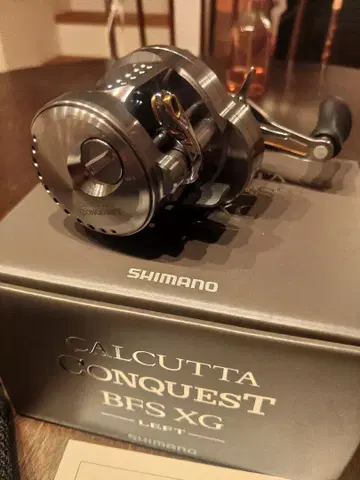 23 시마노 칼카타 콘퀘스트 BFS XG (왼쪽)