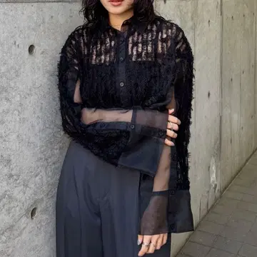 MURUA 레이스 크롭 2WAY 시어 셔츠