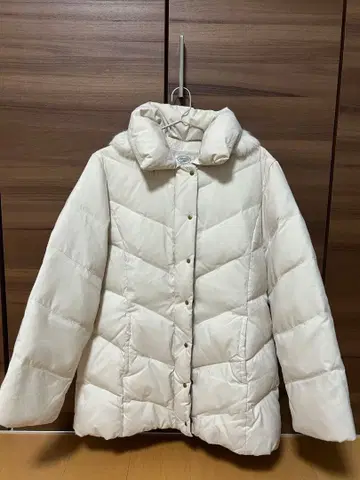 Aylesbury 화이트 다운 자켓 퍼 포함