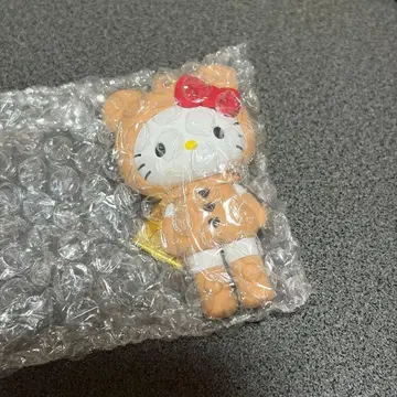 헬로키티전 시크릿 마스코트 참 곰 수트