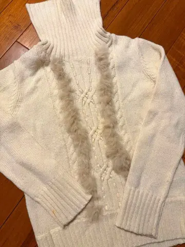 아이보리 퍼 니트 스웨터 긴팔