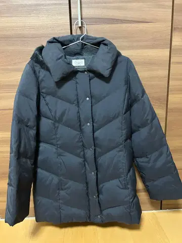 Aylesbury 블랙 다운 자켓 퍼 포함