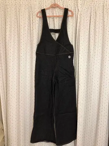 Borders at balcony 데님 살로펫