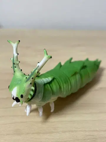 오오무라사키 애벌레 생물대도감 애벌레 02 곤충 생물 가챠