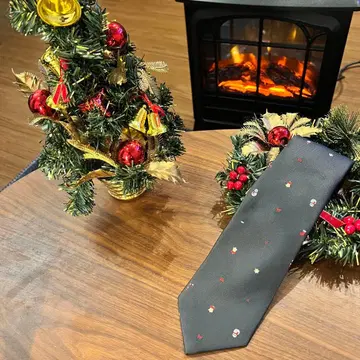 크리스마스 패턴 넥타이 그레이 눈사람 패턴 리스 패턴 양말 패턴