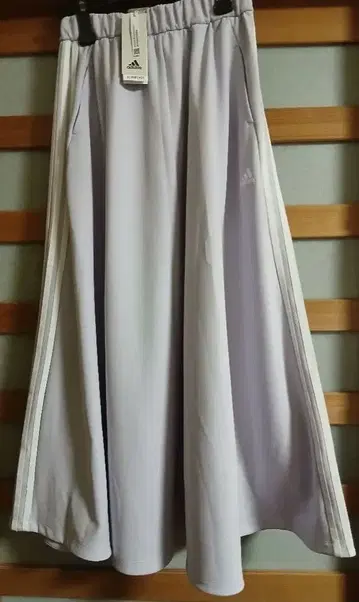 adidas 라벤더 플레어 스커트 택 포함 새상품