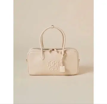 스나이델 snidel 엠보싱 로고 보스턴 백 아이보리