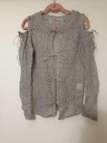 Honey mi honey 새상품 오프숄더 리본 니트