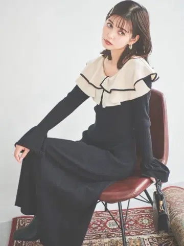 dazzlin 여성용 레이어드 파이핑 니트 원피스 블랙