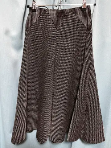 Sybilla 시빌라 롱 플레어 스커트 블랙 자수