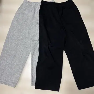 UNIQLO:C 블랙과 그레이의 맨투맨 와이드 팬츠 2종