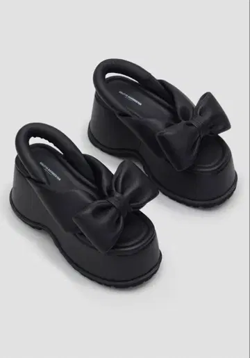 리본 포함 블랙 플랫폼 샌들 MELITTA BAUMEISTER
