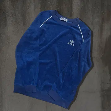 adidas 80s 데상트제 파일 원단 맨투맨 로고 자수