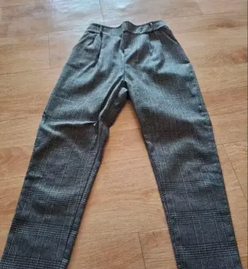 체크 무늬 슬림핏 팬츠