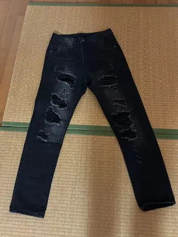 데미지 가공 다크 블루 데님 28 사이즈