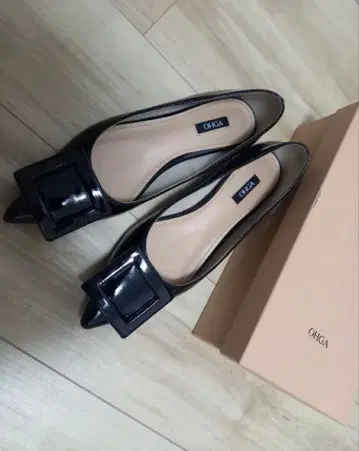 OHGA 버클 에나멜 플랫 펌프스 블랙 24cm