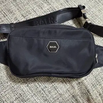 BALR. 블랙 바디백 25 모델