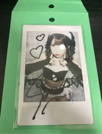 앳홈 카페 사와다 솔로 폴라로이드 사인 포함