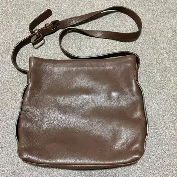 다코타 다크 브라운 가죽 숄더백