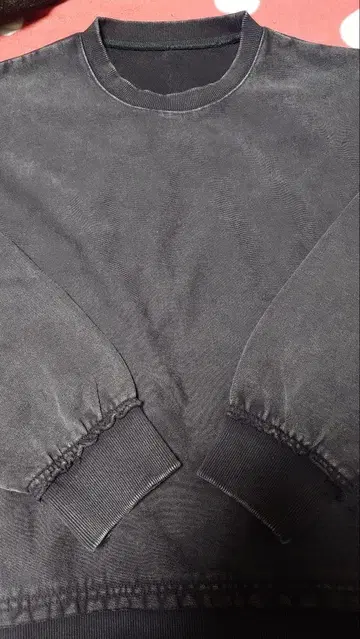 하레 워시드 맨투맨 블랙