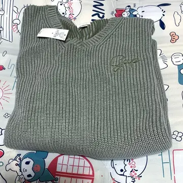 GAP 카키 크루넥 니트 스웨터 미사용품 M