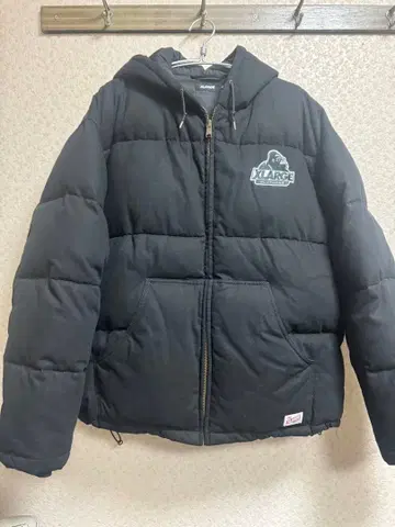 XLARGE 후드 부착 블랙 자켓 점퍼